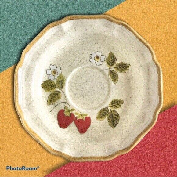 CLEARANCE Mikasa VTG Strawberry Festival Saucer Oven To Table 6.25" Diameter - Picture 1 of 6